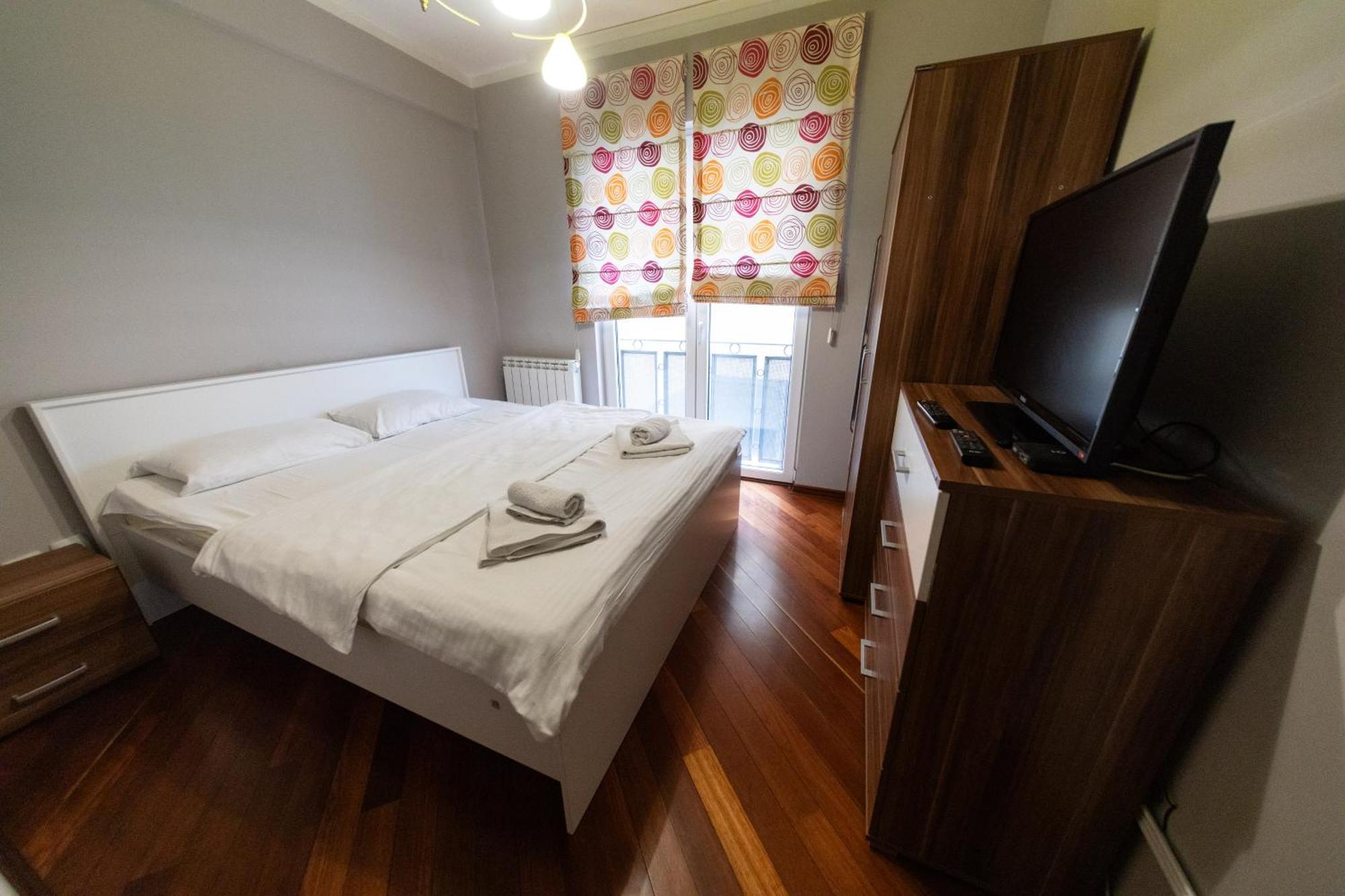 Lux Place Apartments Downtown Kragujevac Luaran gambar