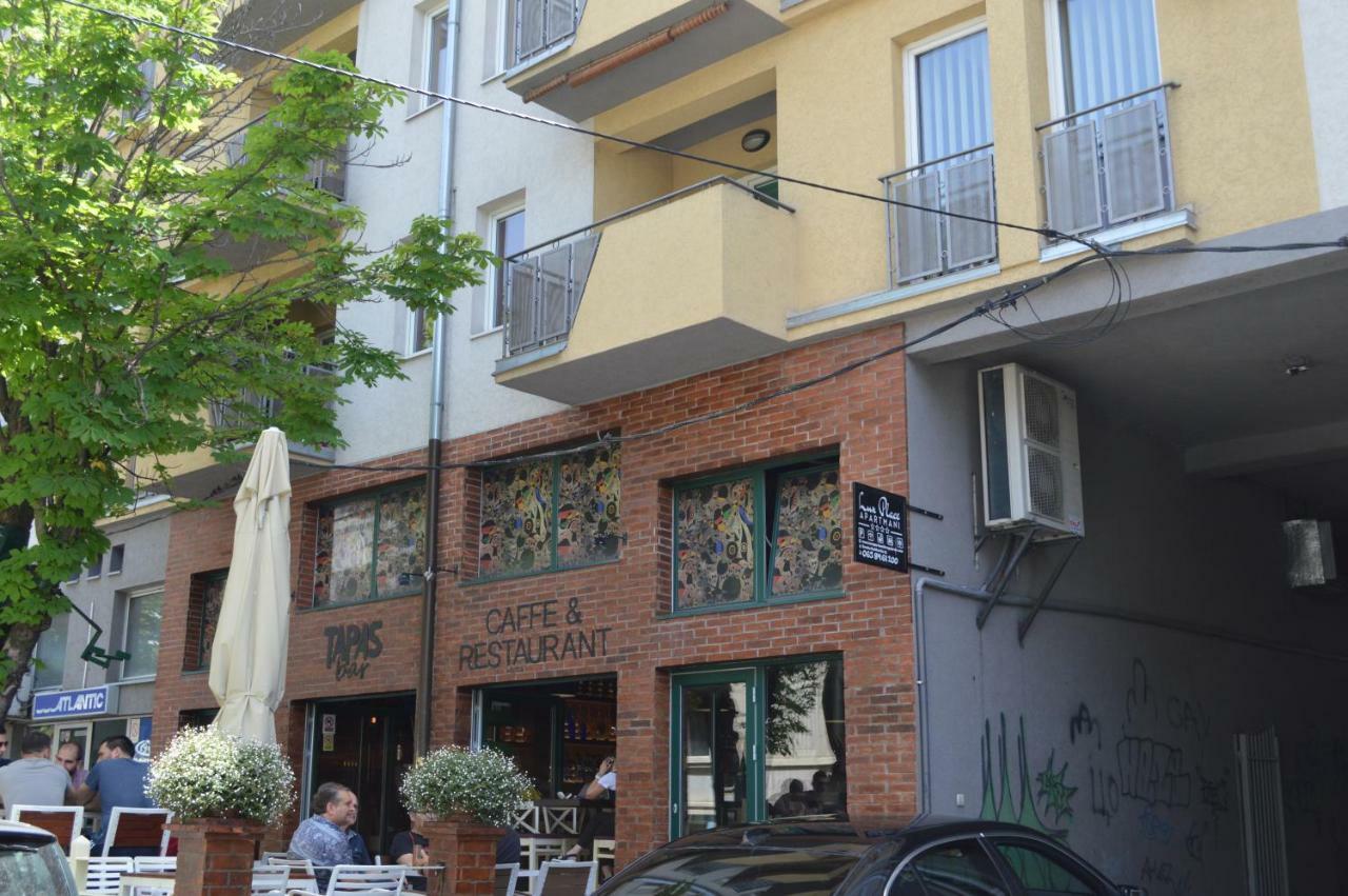 Lux Place Apartments Downtown Kragujevac Luaran gambar
